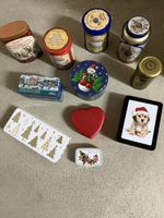 Diverse Sammlung von dekorativen Blechdosen, Wintermotive