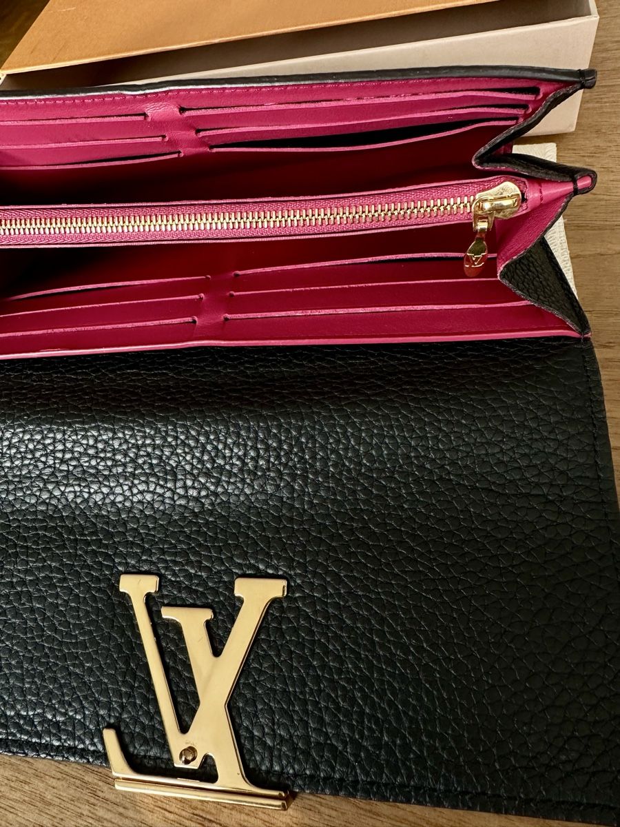Louis Vuitton Portamonete: Louis Vuitton LV Capucines Geldbörse Schwarz – Usato da Fribourg venduto da contessa 4