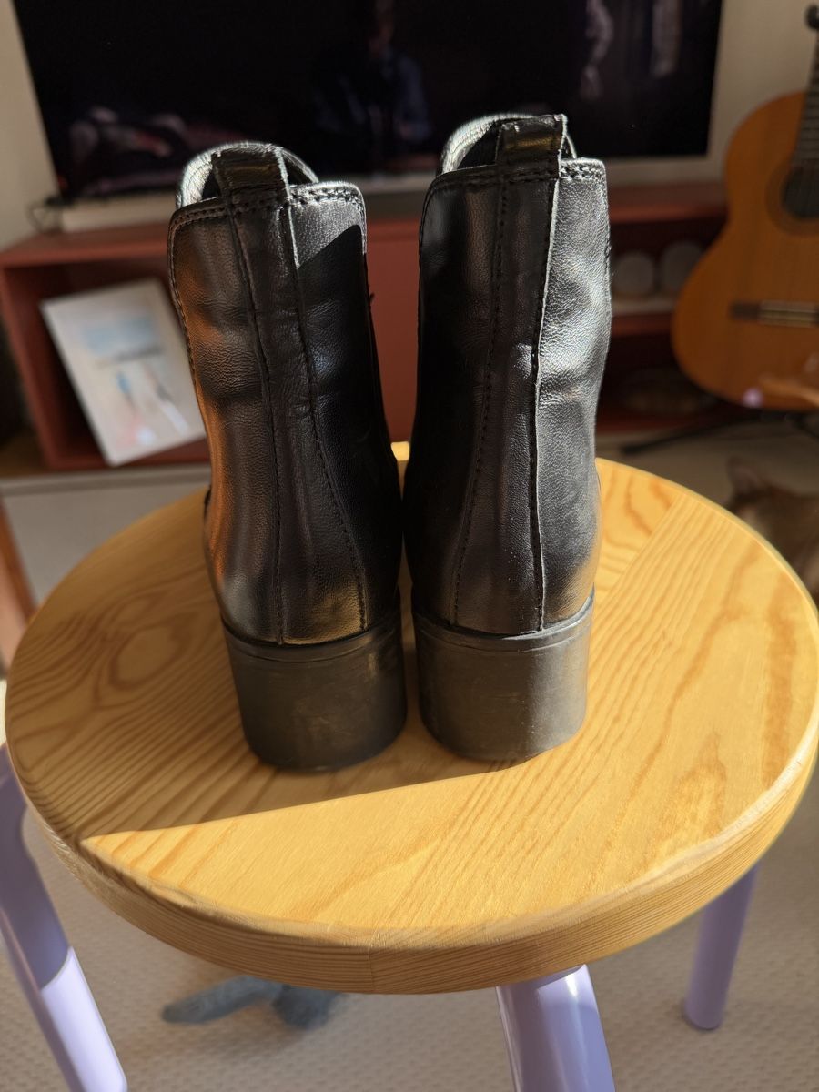 Scarpe da donna: Leather Ankle Boots, Size 38, Black – Usato da Genève venduto da jud_xrl8 3