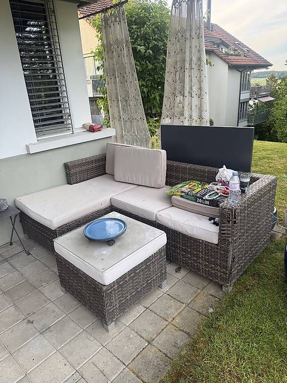 Gebrauchte Gartenlounge mit Tisch, ideal für den Sommer! (Gebraucht) in Zürich für CHF 1 – nur Abholung auf Ricardo kaufen
