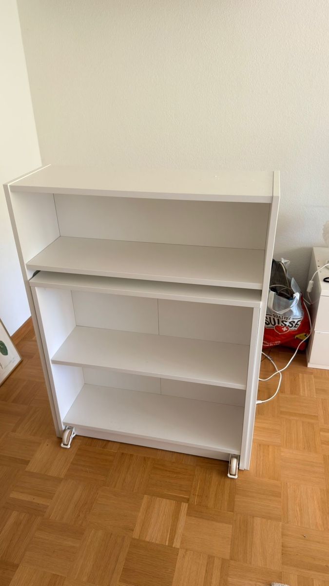 Ikea Scrivanie: Weisser Schreibtisch mit Rollen & Regal – Usato da Münchenstein venduto da s0r4y4 5