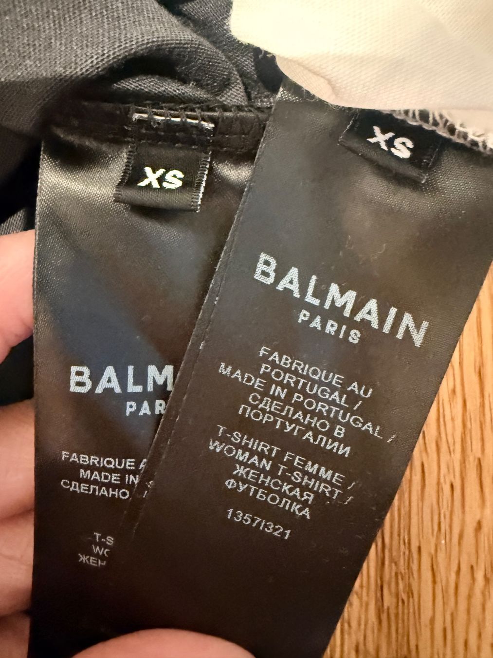 Balmain Vestiti: 100% ORIGINAL BALMAIN CROPPED T-SHIRTS x 2 – Usato da Küssnacht am Rigi venduto da Grittibaenz 5
