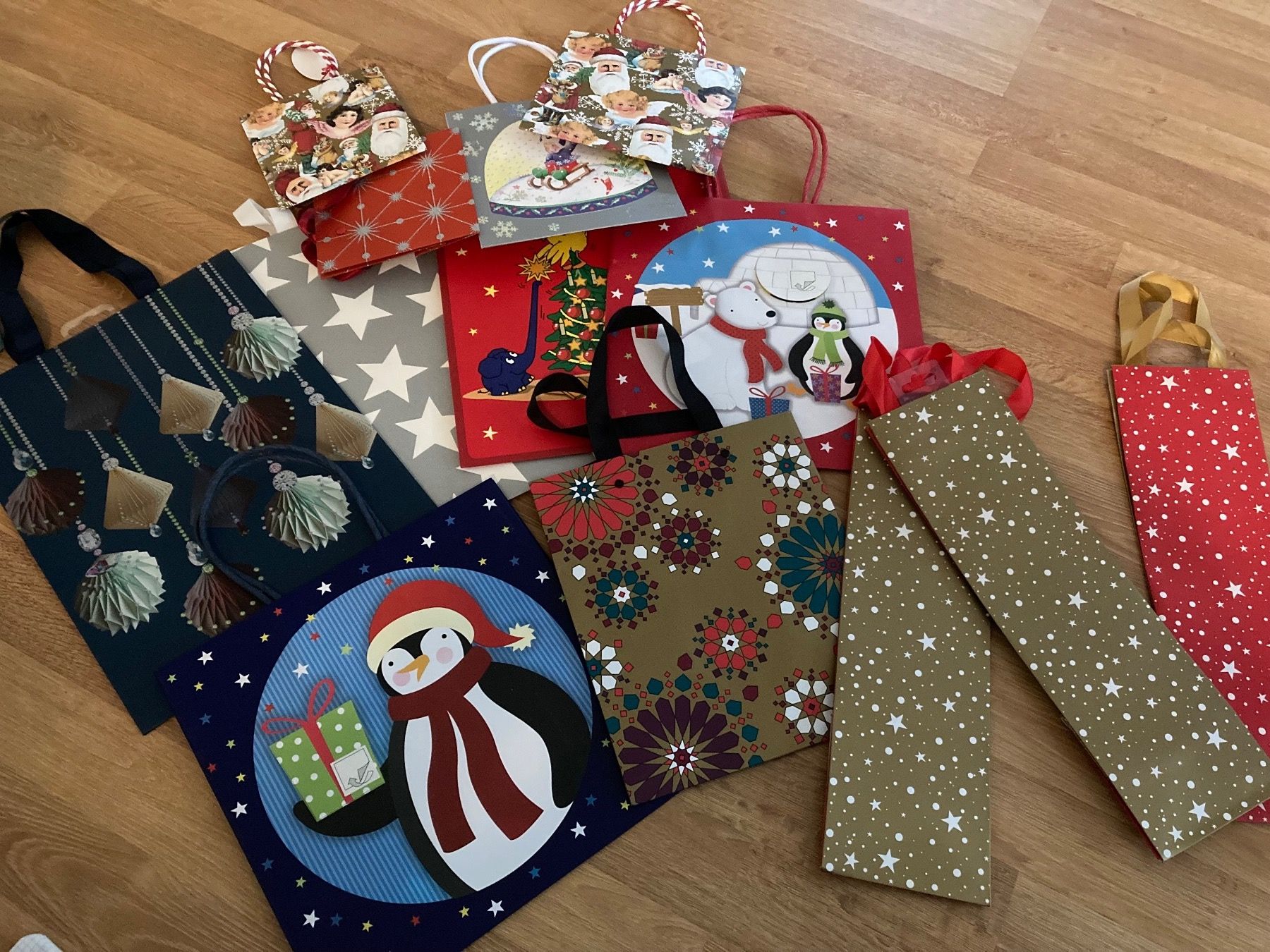 Tutte le decorazioni: Div. Geschenktaschen – Nuovo (secondo la descrizione) da Emmenbrücke venduto da JJ_89