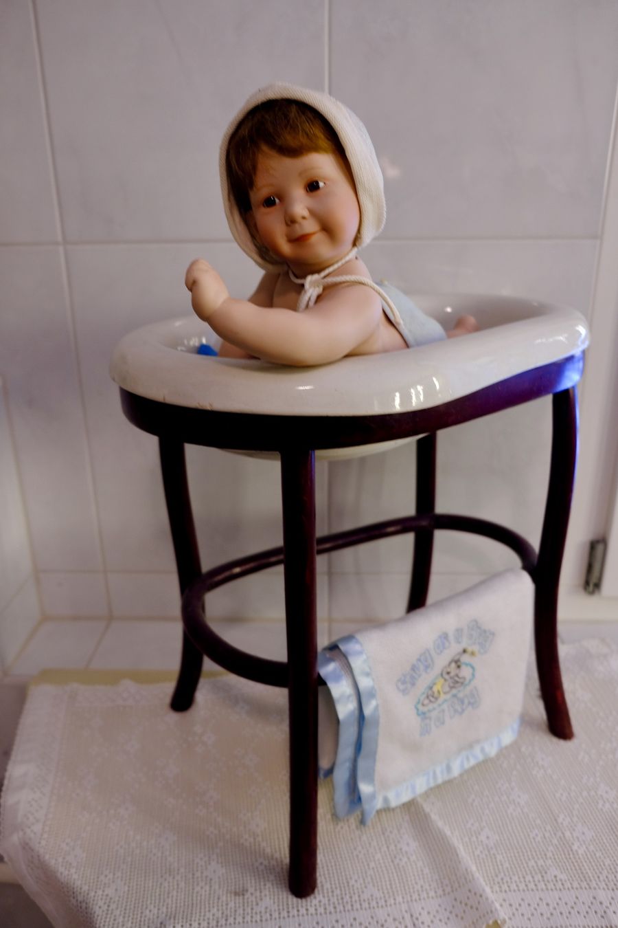 Giocattoli: Spielzeug Badewanne inkl.Puppe – Usato da Kleinlützel venduto da Schatzkiste_Laufen
