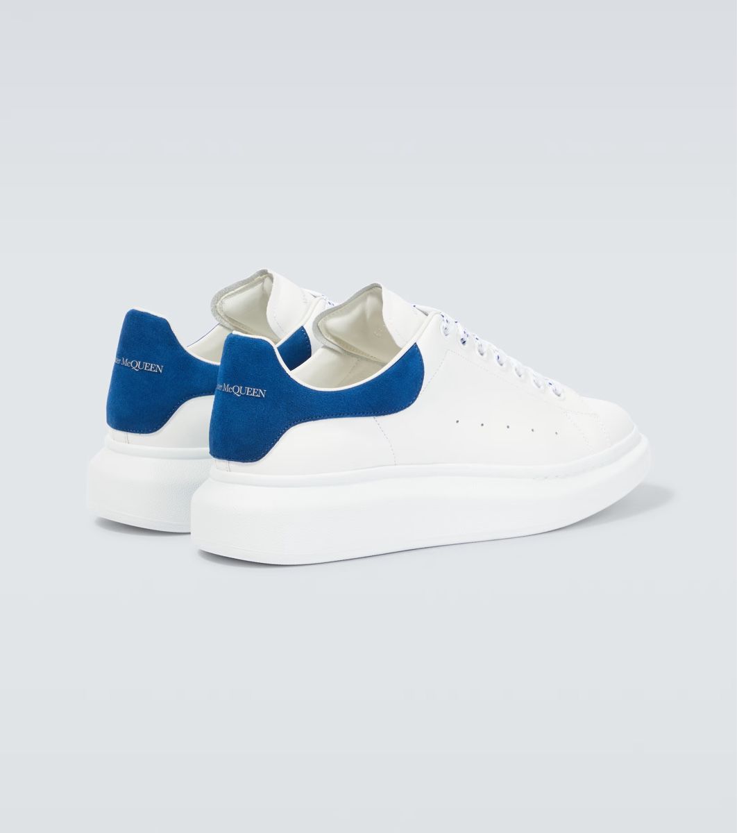 Alexander Mcqueen Chaussures femmes: Alexander McQueen Oversized Sneakers White Blue – Défectueux à Basel par Harper.G 3