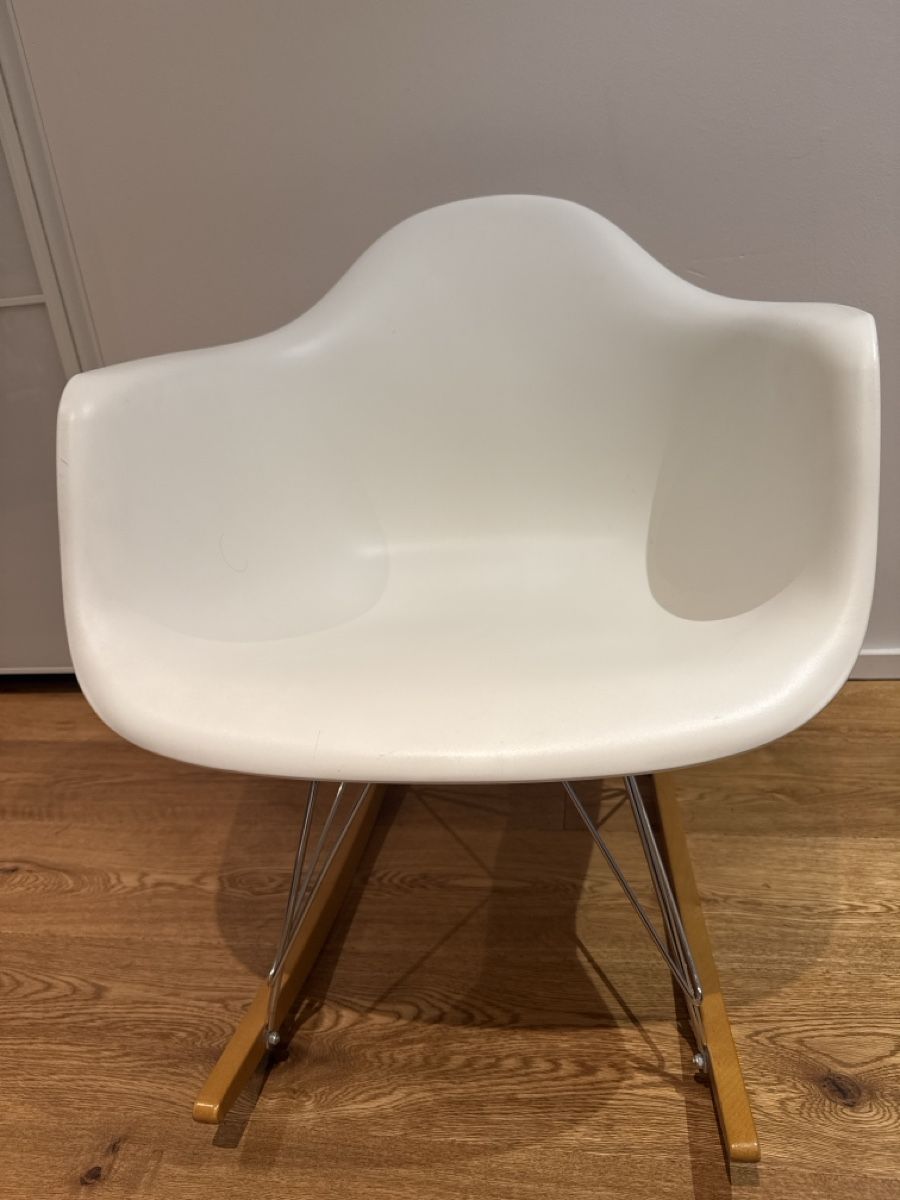 Vitra Sessel: Vitra Eames Plastic Armchair RE RAR – Gebraucht aus Kilchberg ZH von Fratruf 3