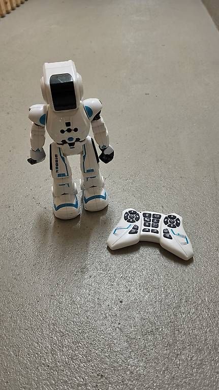 Giocattoli: Xtrem Bots Robbie Roboter / Gratisversand – Usato da Zürich venduto da Tornadorey 1