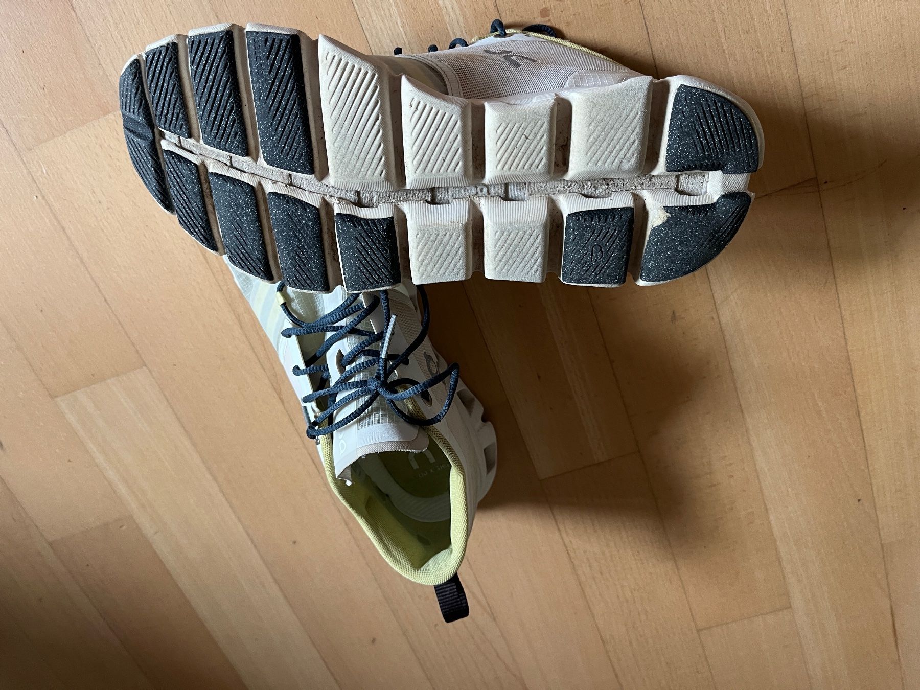 On Scarpe da donna: Turnschuhe on – Usato da Zürich venduto da emily02 1