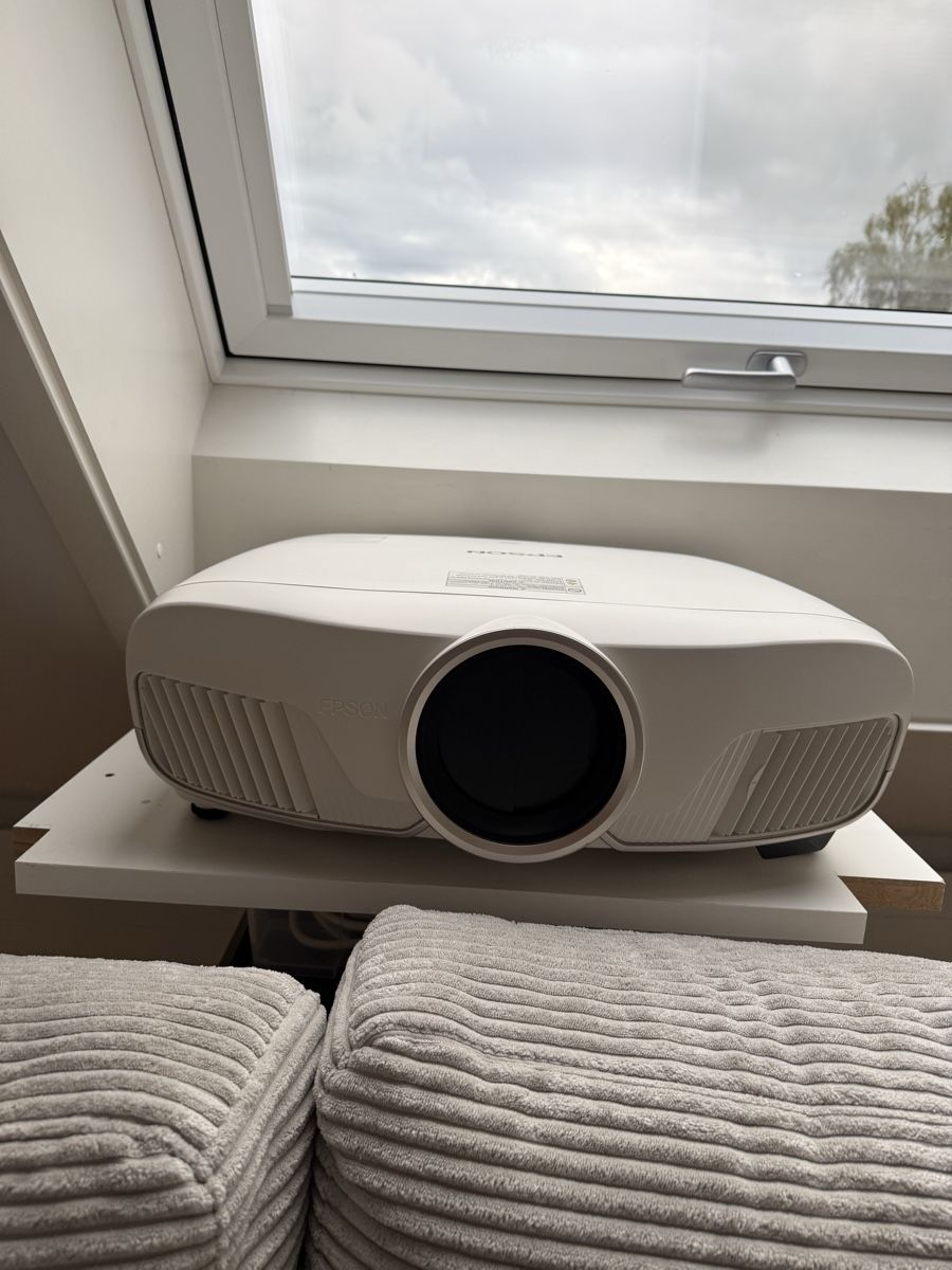 Epson Proiettori: Epson Tw9300w LCD 4k Beamer/Projektor – Usato da Winterthur venduto da MooBb