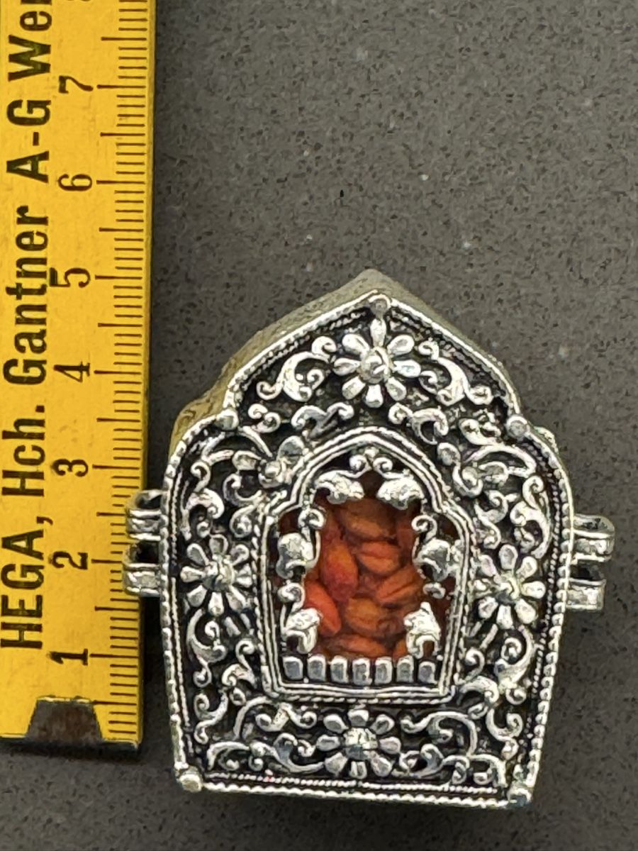 Ciondoli: Tibetisches mini Ghau-Amulett – Nuovo (secondo la descrizione) da Riehen venduto da mistercho 1