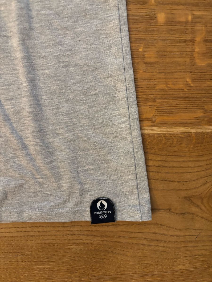 T-shirt: Damen T-Shirt Paris 2024  – Usato da Würenlos venduto da Ashley24 2