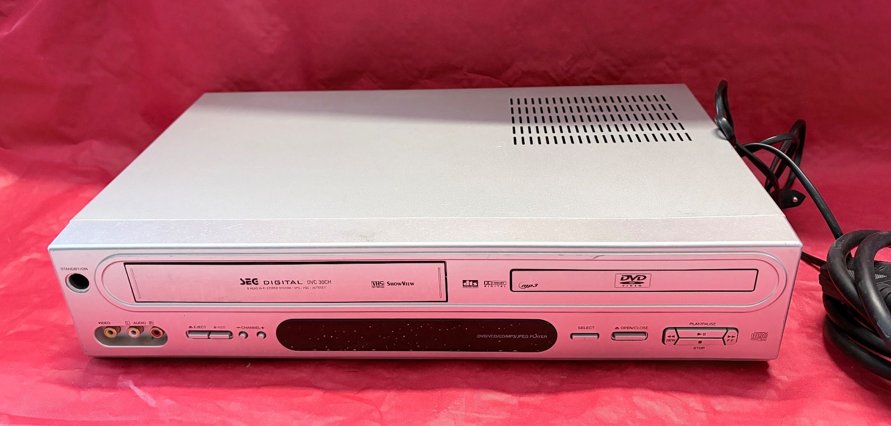 Tutti i VHS: DVD/VHS Recorder - DHC 30 CH – Usato da Zäziwil venduto da meri79. 3