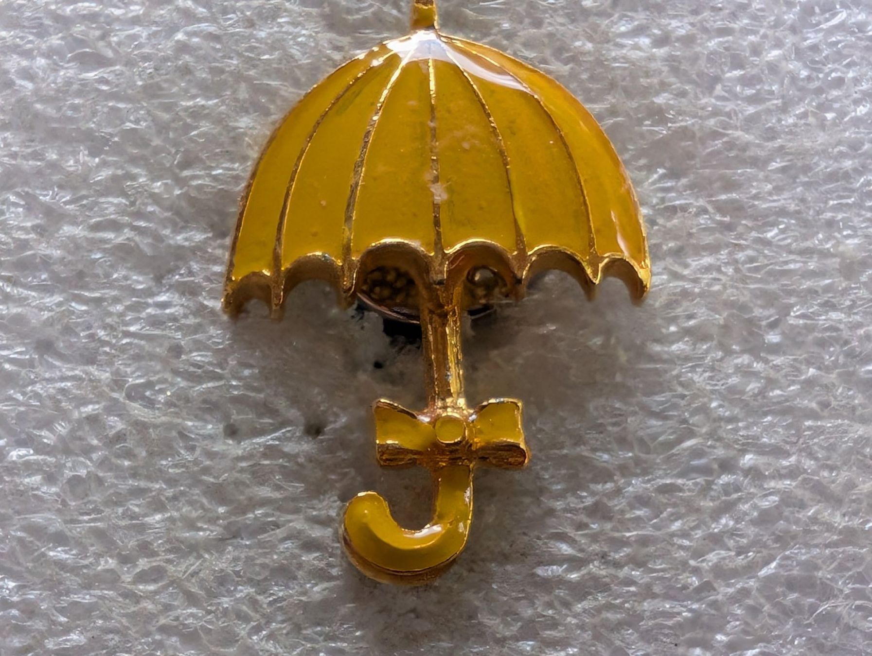 Placchette & Badge: Ansteckpin 199: Regenschirm – Usato da Oppligen venduto da Pin-Fall-Shop
