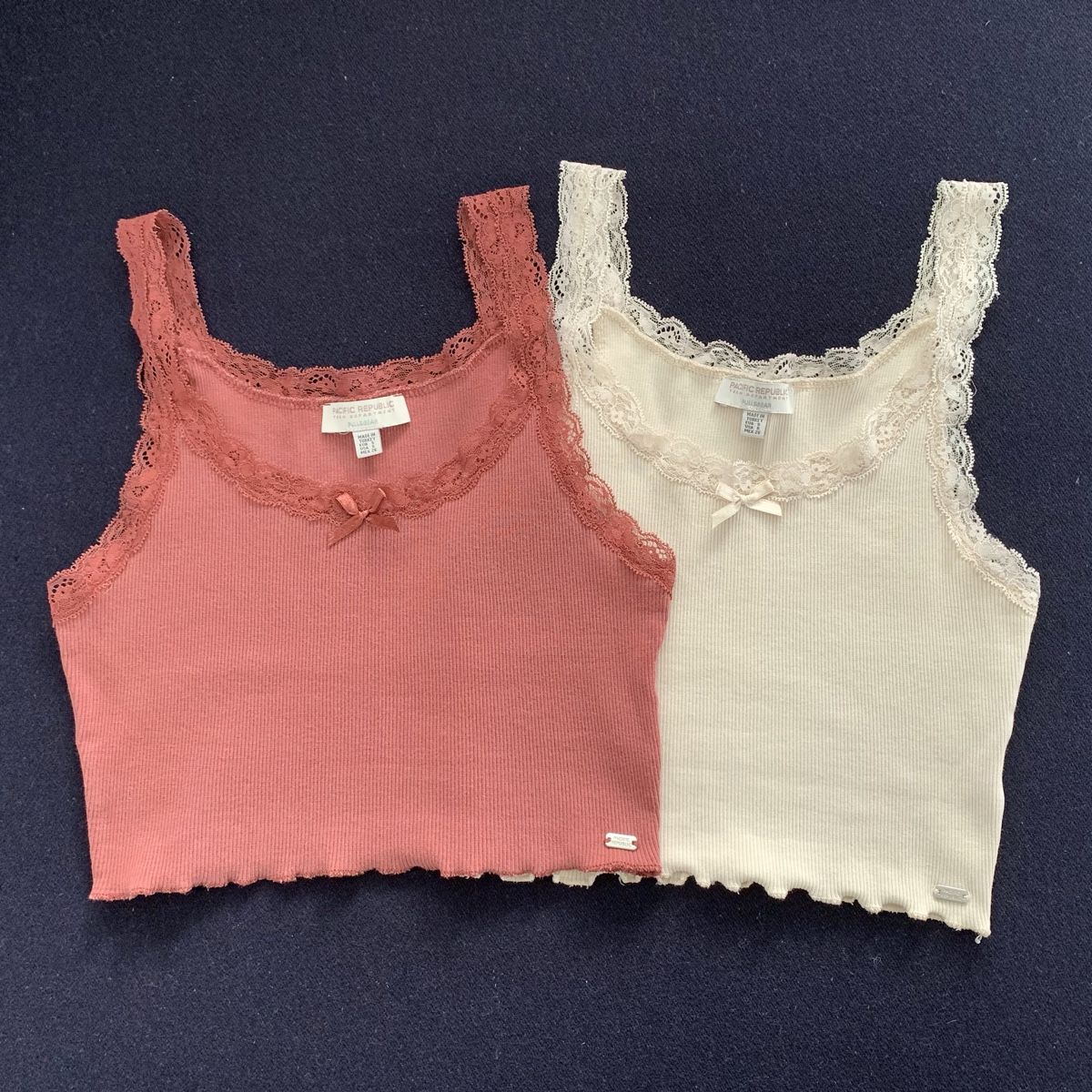 Top: Spitzen Crop-Tops – Usato da Düdingen venduto da Hiron_o7