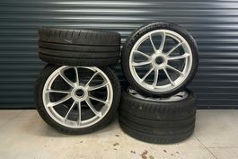 Set of Porsche 911 (991.1) GT3 Wheels and Tires
