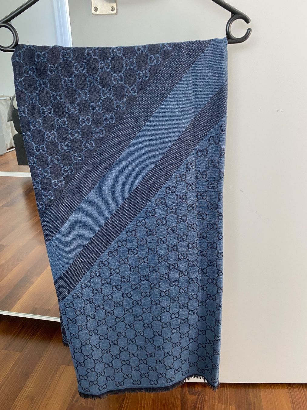 Gucci Foulard & Sciarpe: Gucci Schal / Tuch – Usato da Luzern venduto da marsupilami13