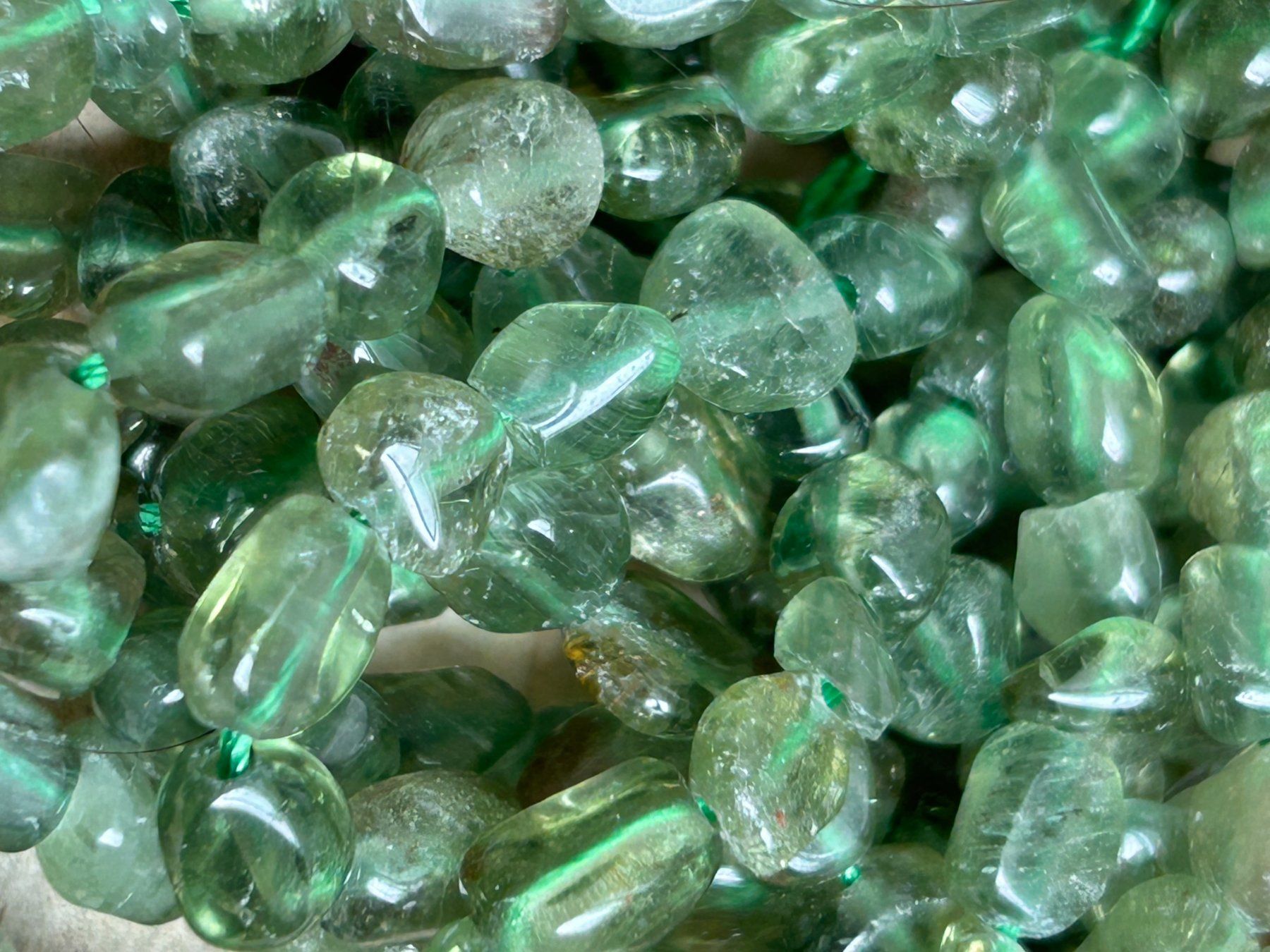 Pietre preziose: Strang echte green apatite Nuggets / stone 6-8 mm – Nuovo e nell'imballaggio originale da Niederrohrdorf venduto da Ytobi 2