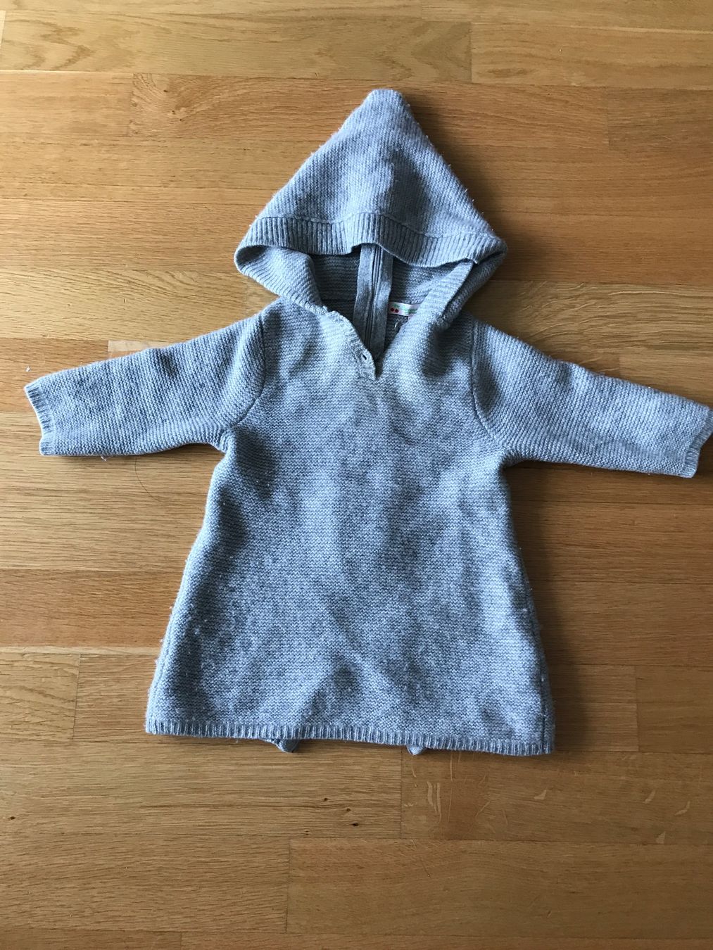 Bonpoint Maglioni & Felpe: Pull - robe à capuche en cachemire marqué Bonpoint 12 mois – Usato da Chêne-Bougeries venduto da lei_wm26