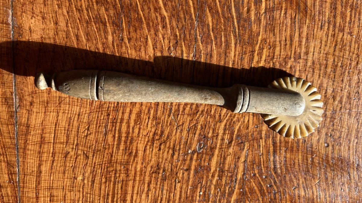 Elettrodomestici da cucina: Antikes Küchengerät Teigschneider Rädchen Sammlung – Usato da Riedholz venduto da Frettchen63 4