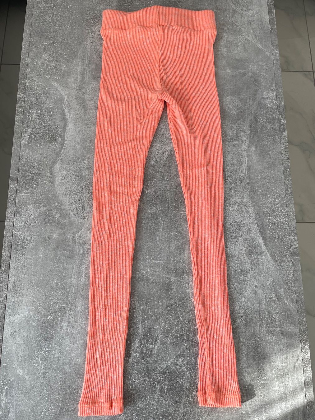 Leggings: Leggins Neon Orange – Usato da Mägenwil venduto da Lea.SN 1