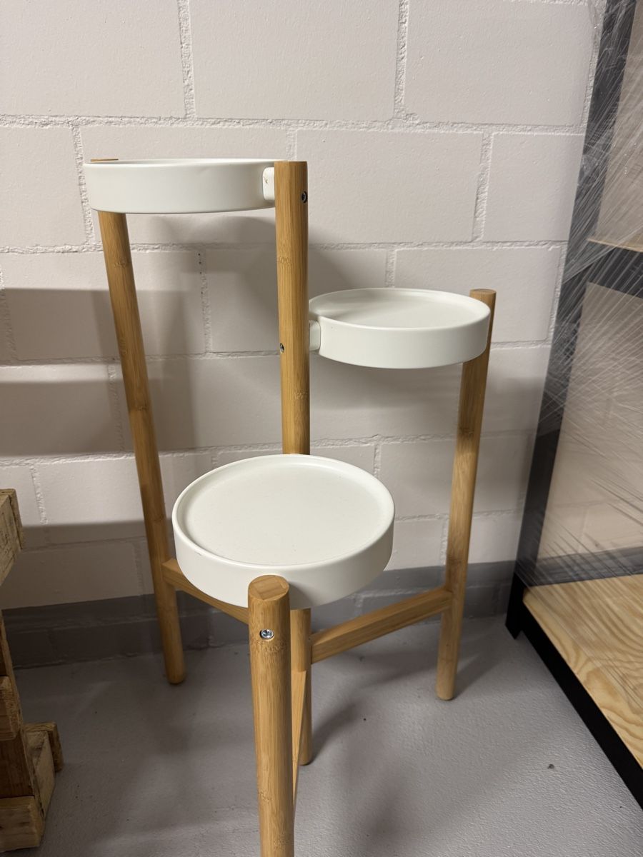 Altro per la casa: Ikea - Pflanzenständer aus Holz/Kunststoff – Usato da Mettmenstetten venduto da Sunsethunter04