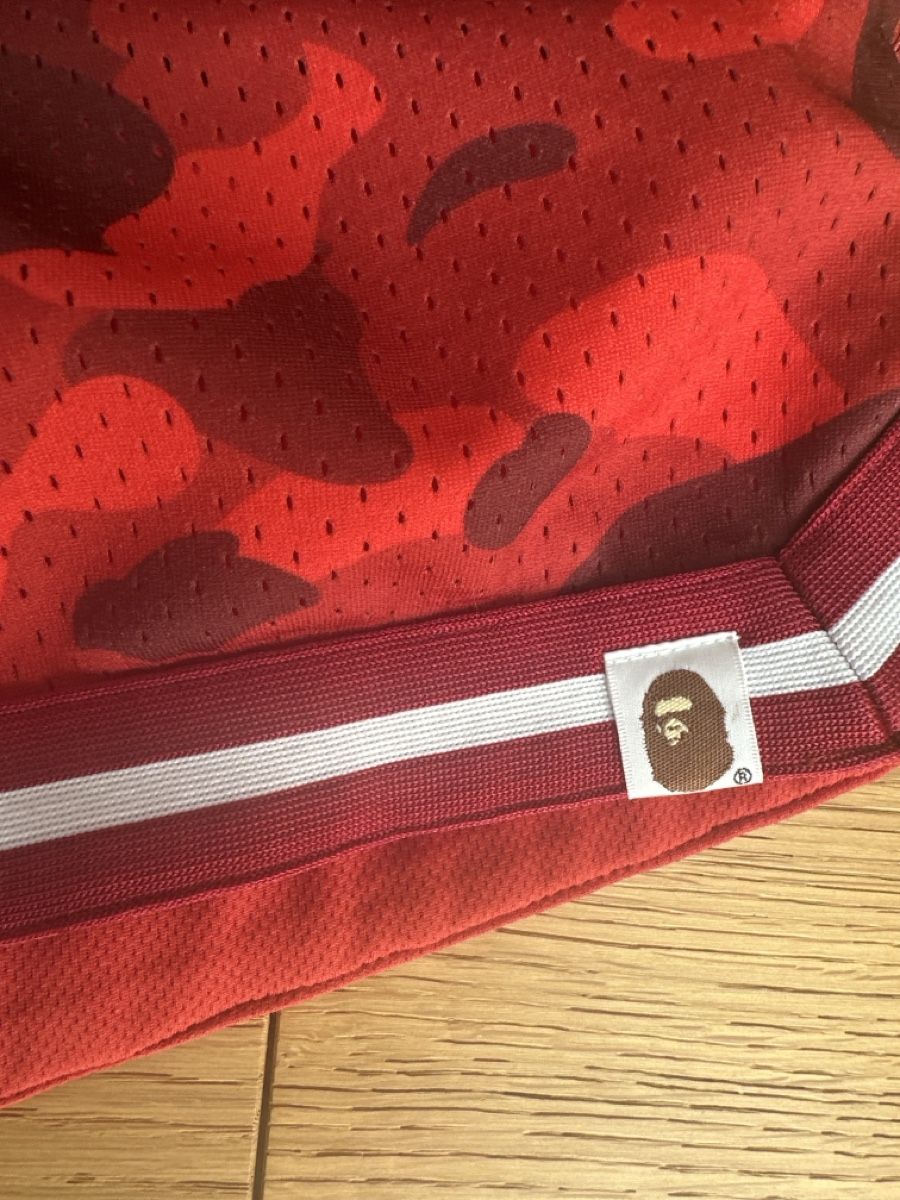 Bape Pantaloni: Short Bape – Usato da Founex venduto da reb_fws9 1