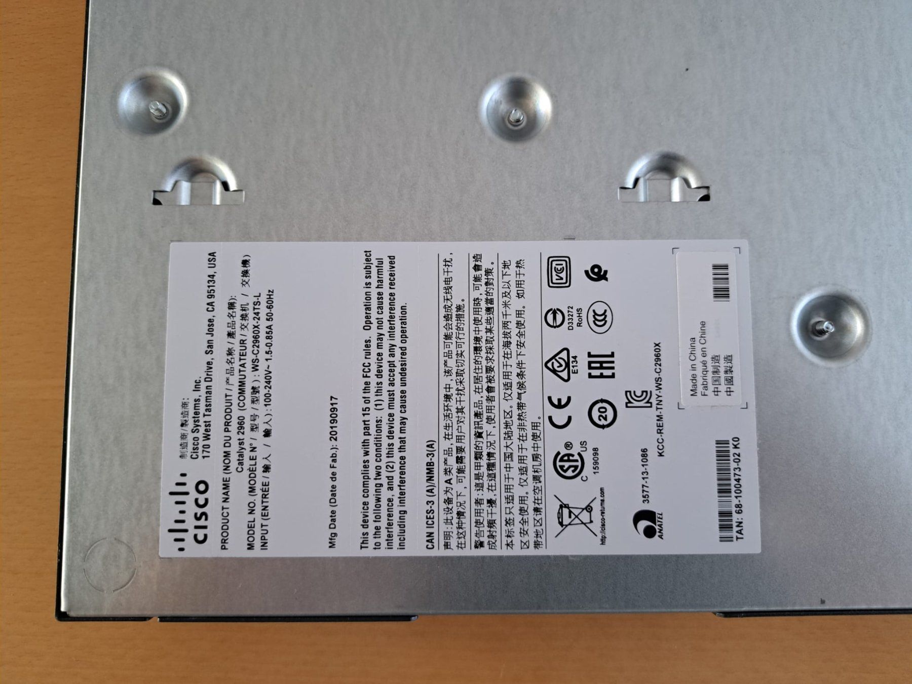 Hub & Switch: Cisco Switch Catalyst 2960X (WS-C2960X-24TS-L) – Usato da Benzenschwil venduto da hatecrew 2