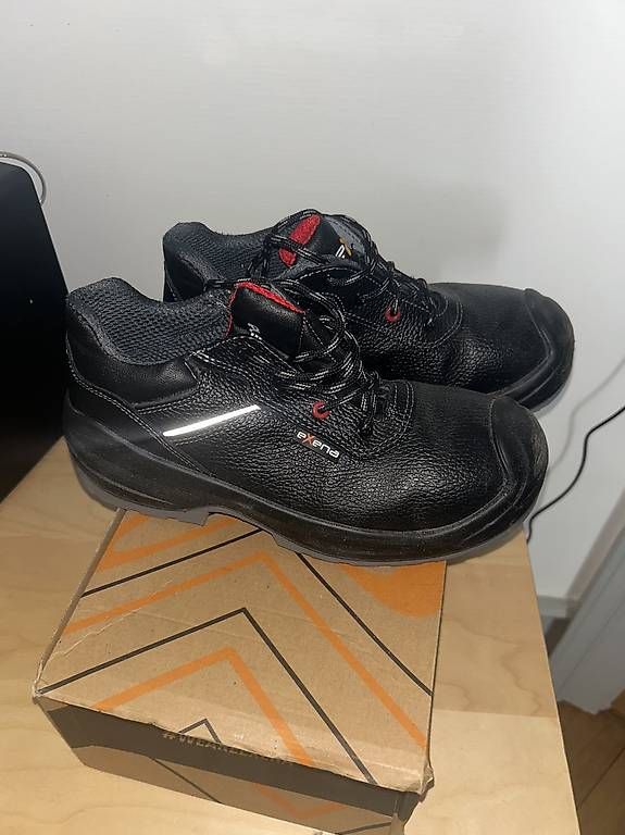 Scarpe da uomo: Sicherheitsschuhe Gr. 38  Wie neu – Usato da Basel venduto da ari_pwg6