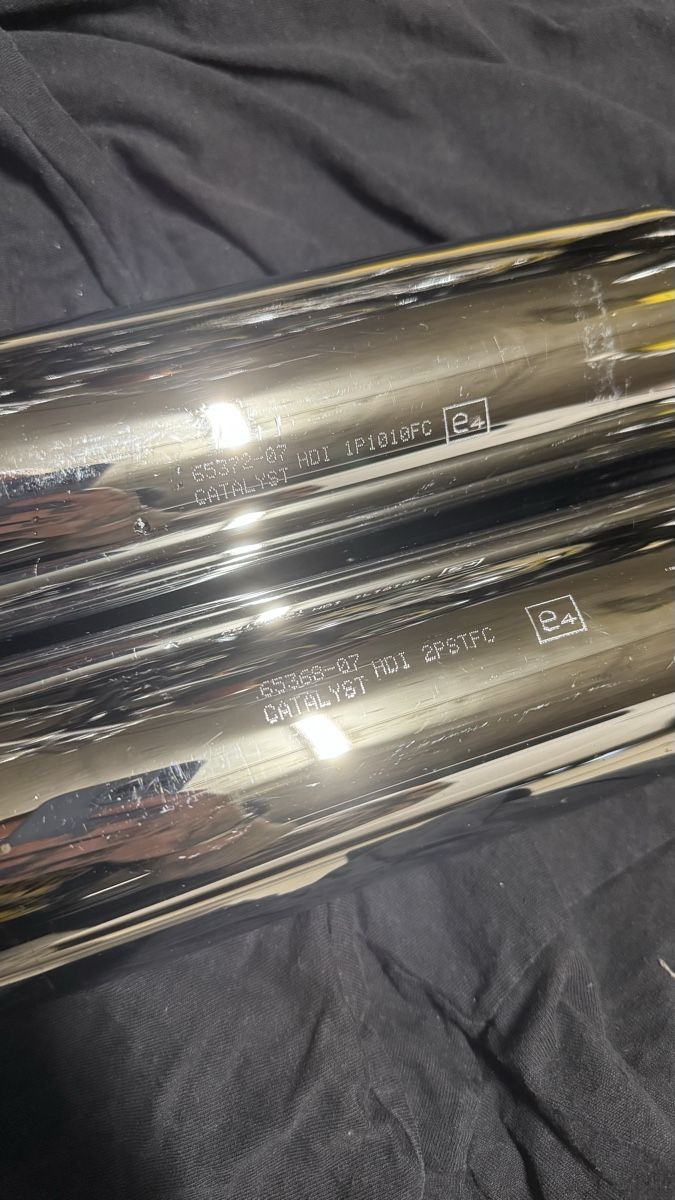 Harley-Davidson Échappements: Harley Softail Original Endtöpfe 2007–2017 – D'occasion à Steinhausen par highlifeparanoid 1