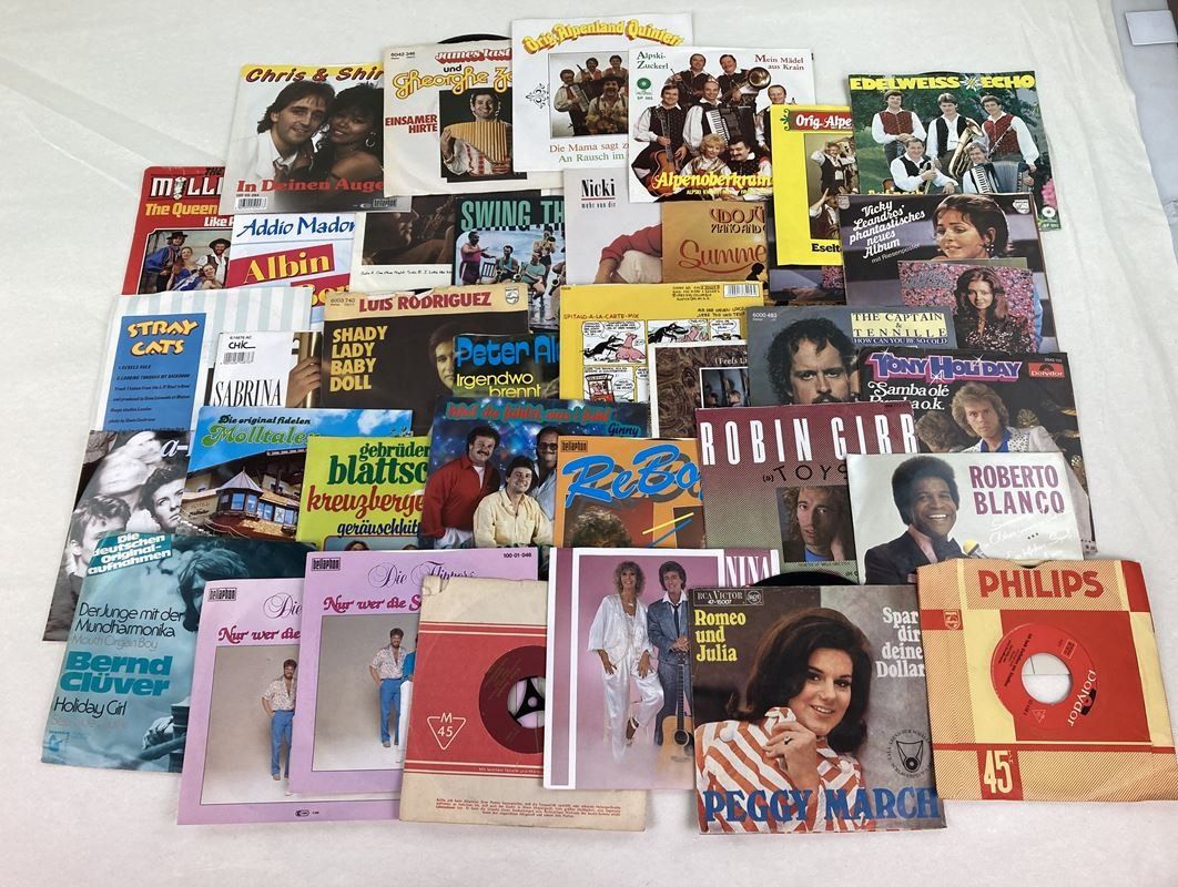 Dischi in vinile: SCHALLPLATTEN | Singles | Diverse | 149 Stück – Usato da Wittenbach venduto da Restwert_St-Gallen
