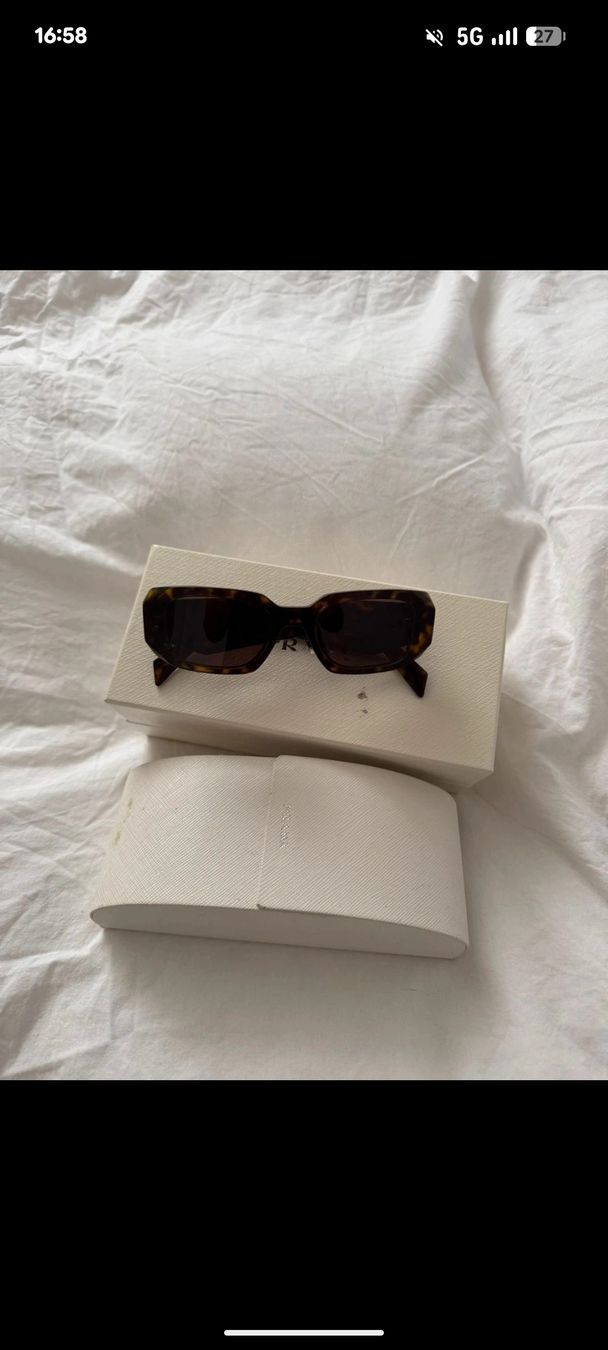 Prada Occhiali & Lenti: Sonnenbrille Prada  – Usato da Basel venduto da Jojo100117 1