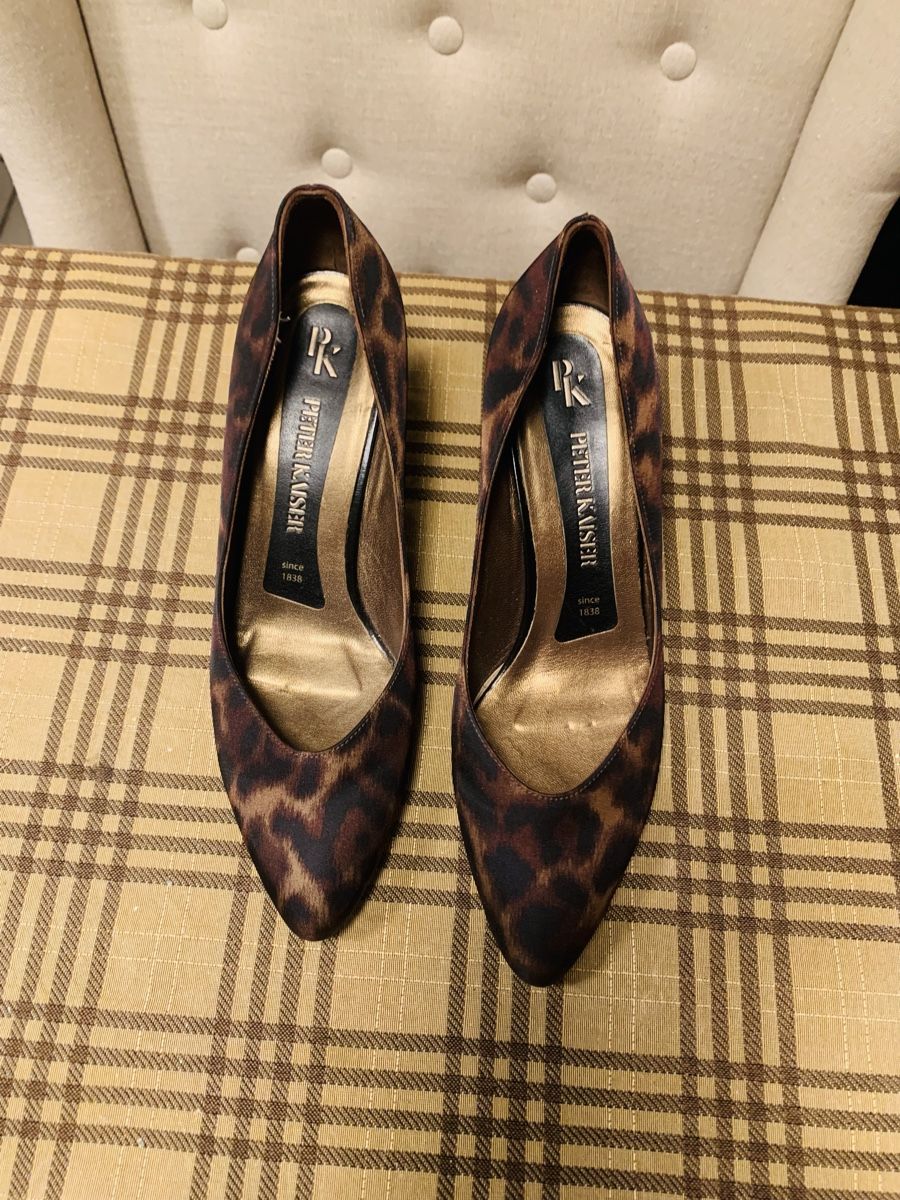 Kaiser Damenschuhe: Peter Kaiser Pumps Leopardenmuster 39 – Gebraucht aus Adligenswil von Schutzengeli