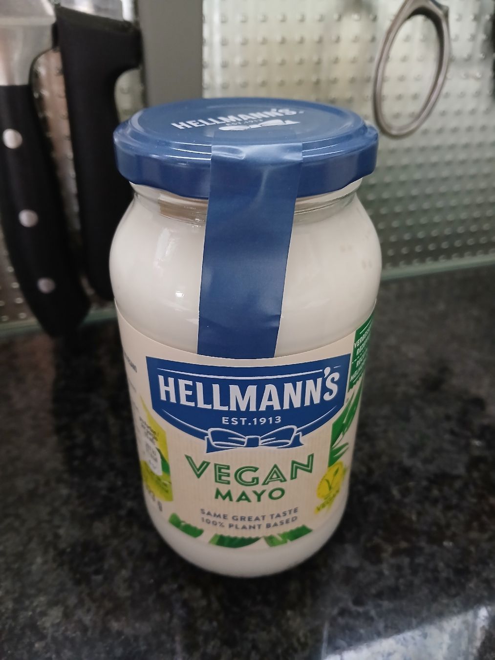 Lebensmittel & Spezialitäten: Hellmann's Vegan Mayo – Neu und originalverpackt aus Fislisbach von Quirlig07