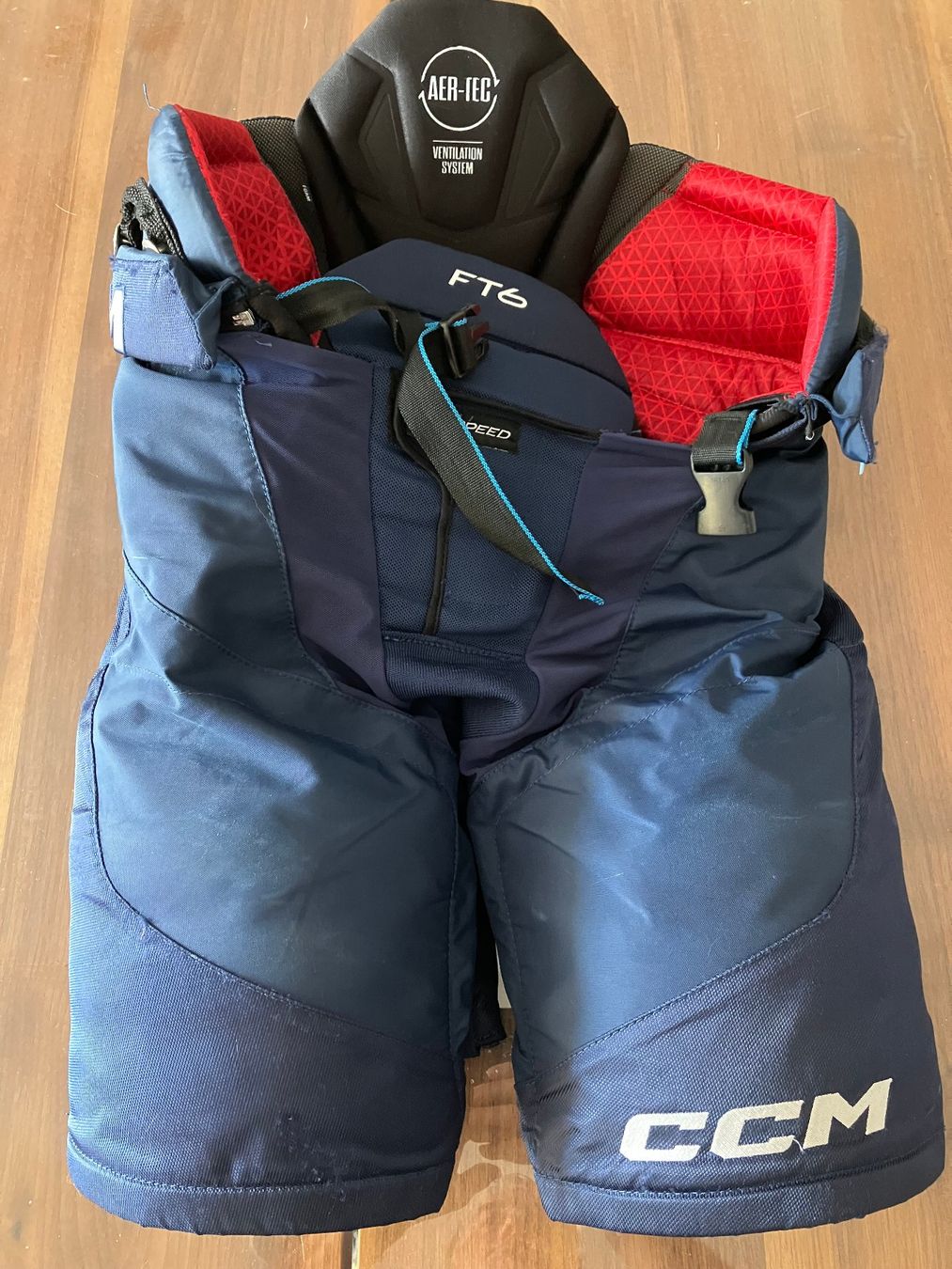Ccm Hosen: CCM Eishockeyhose M/Senior – Neu (gemäss Beschreibung) aus Rueschlikon von markforce