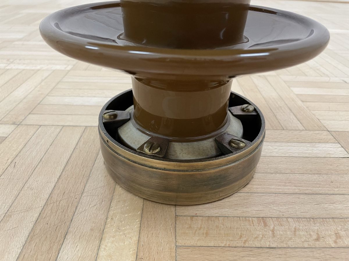 Sculture & Statue: Vintage Starkstrom Isolator auf Messing Sockel Kunst Objekt – Usato da Zürich venduto da Vintagewiesel 3