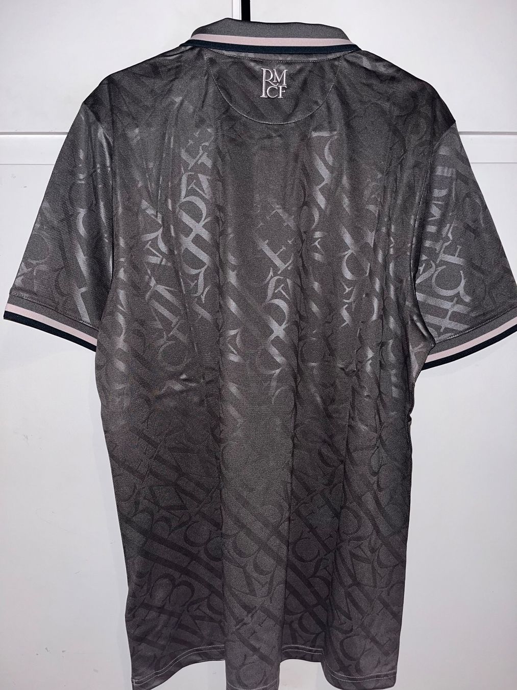 Real Madrid Canottiere & Pantaloni: Original Real Madrid Dritt Trikot 24/25 – Nuovo e nell'imballaggio originale da Dällikon venduto da Gia_7d57 1