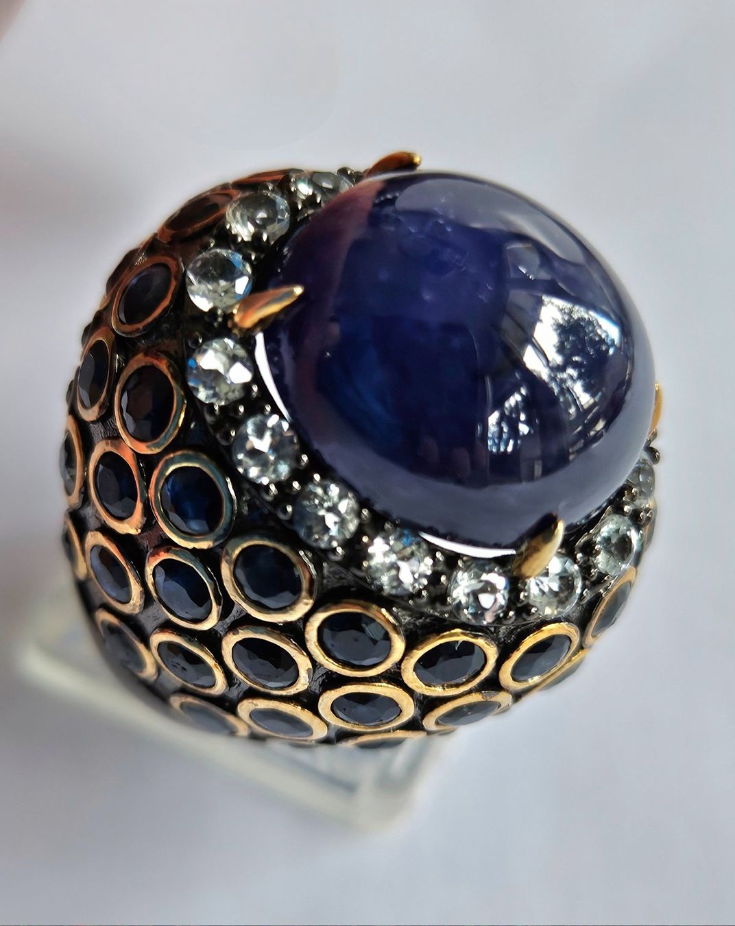Anelli: Edler Ring mit grossem blauem Sternsafir – Nuovo (secondo la descrizione) da Zürich venduto da Bieter04 1