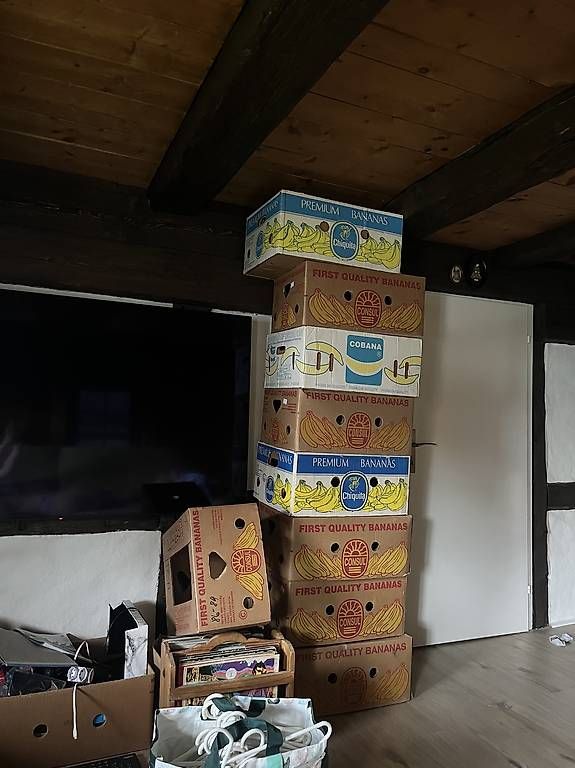Cartons: Umzugskartons  – D'occasion à Aesch ZH par sebyiran