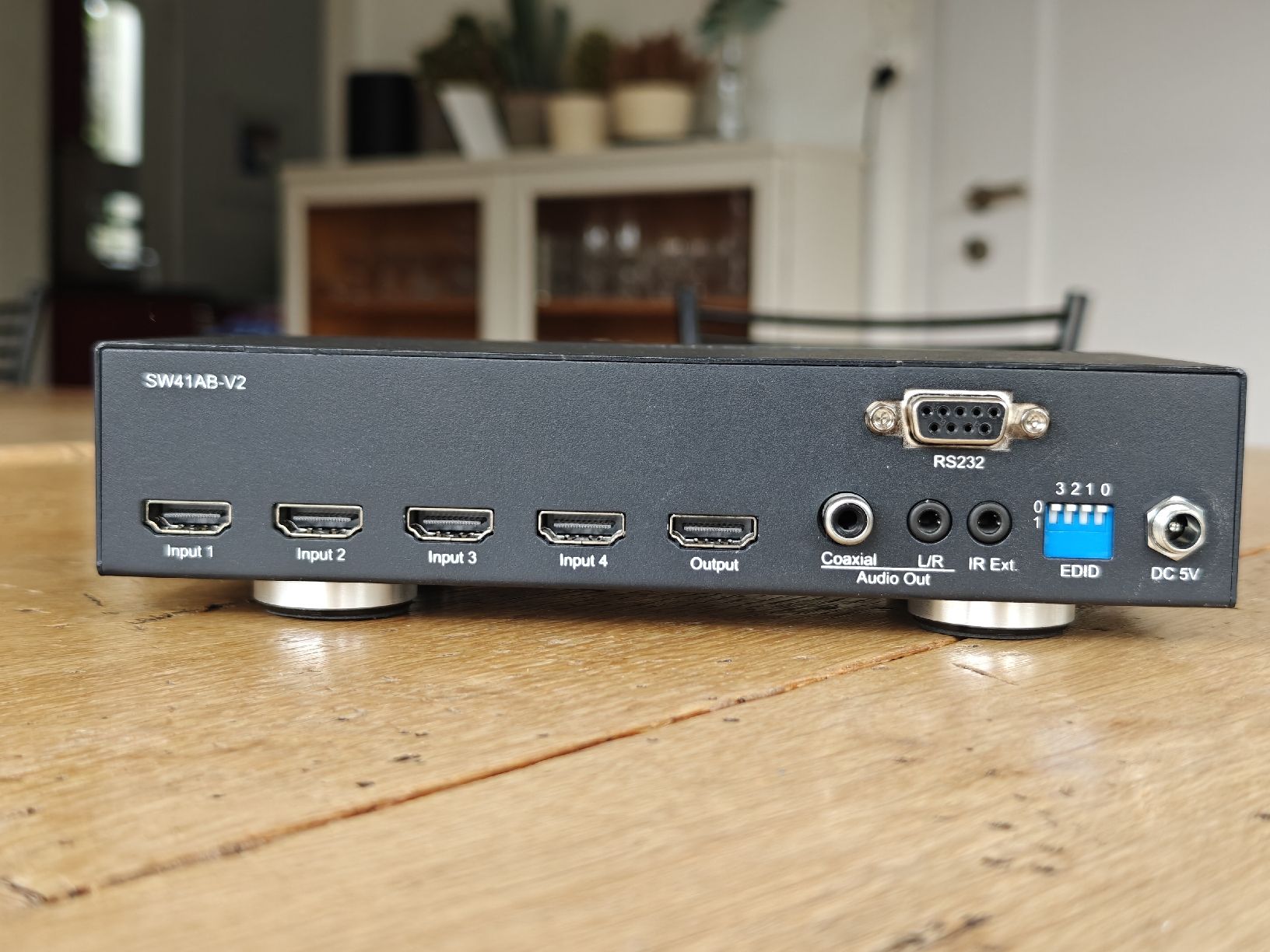 Convertitori: 4 Port 4K 5.1 HDMI Switch und Extractor Blustream SW41AB-V2 – Usato da Schaffhausen venduto da NoW_Flip 2