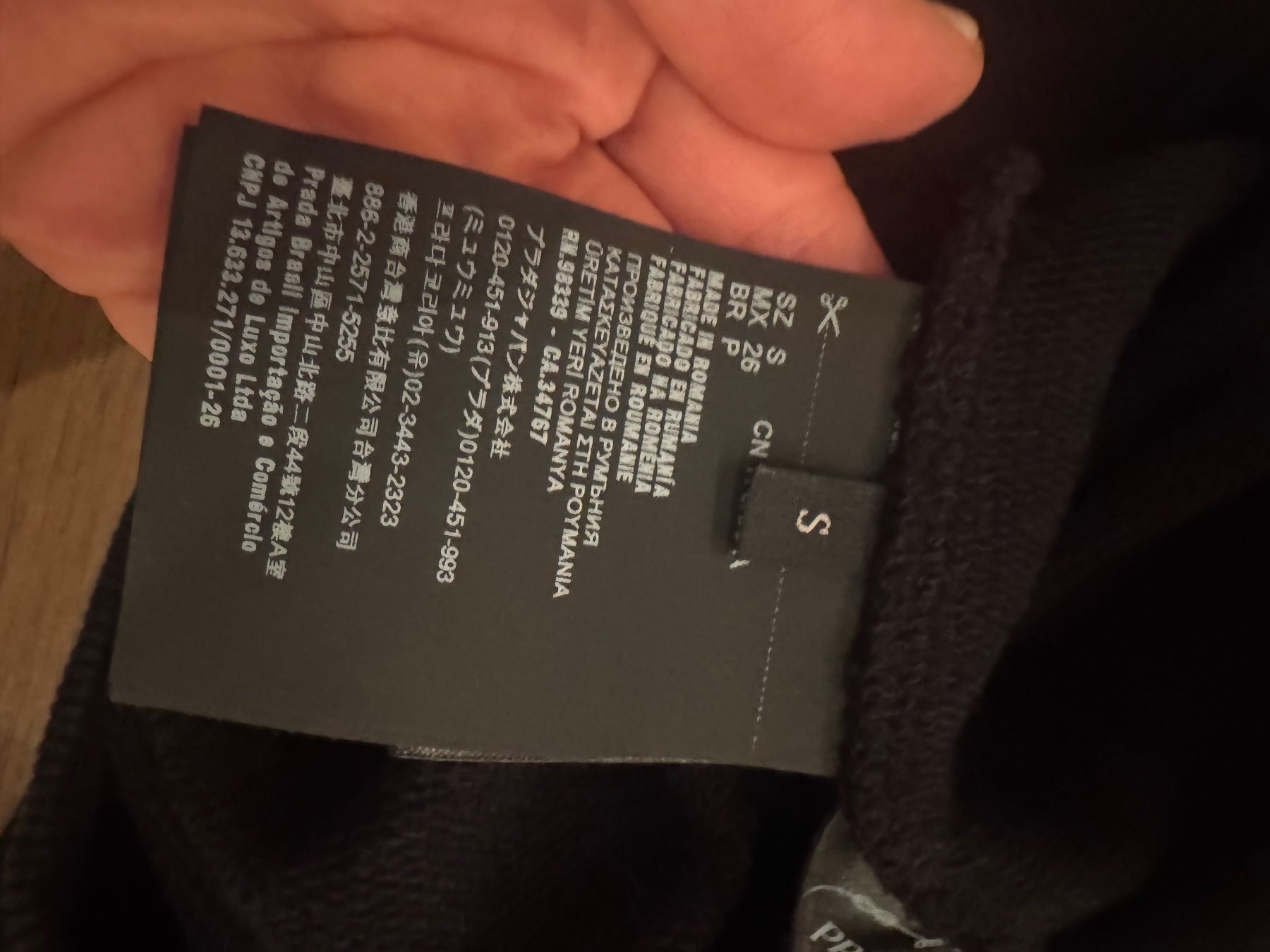 Prada Pullover & Sweatshirts: Prada Sweatshirt – Gebraucht aus Küsnacht ZH von Zafsa 4
