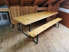 Biergartentisch mit zwei Bänken Holz Metall