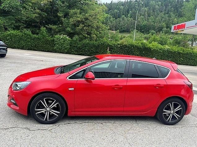 Automobili: Opel Astra Turbo Sport – Usato da Couvet venduto da Gren8