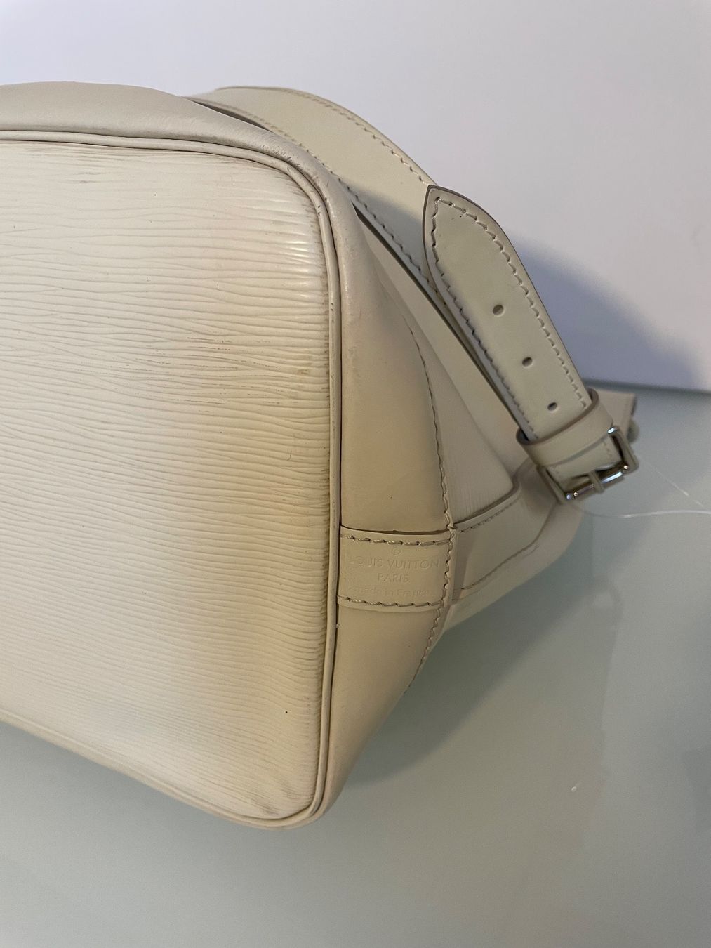 Louis Vuitton Borse da donna: Louis Vuitton Petit Noé weiss – Usato da Hittnau venduto da LuxAndMore 6