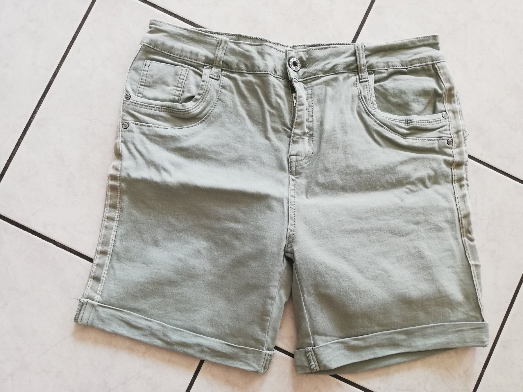 Jeans: Jeansshorts – Usato da Marly venduto da schnibu2