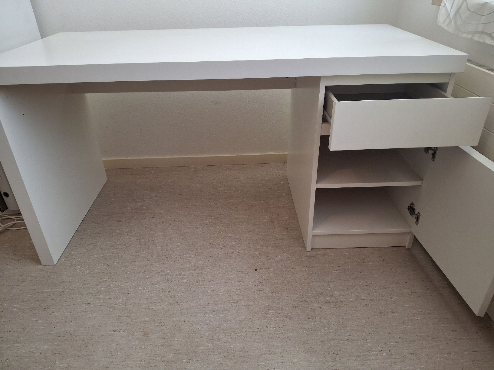 Ikea Bureaux: IKEA Schreibtisch – D'occasion à Birsfelden par Snezana86 1