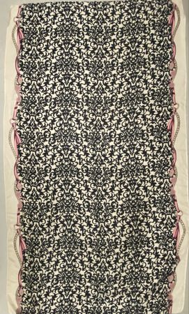 Eleganter Schal mit Barockmuster