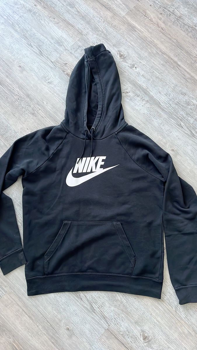 Nike Maglioni & Felpe: Schwarzer Nike Hoodie – Usato da Muhen venduto da cor_6fyh