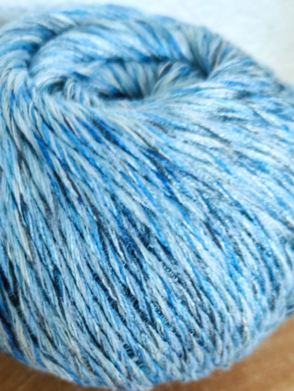 Wolle: 50 g Unikatgarn hellblau – Neu und originalverpackt aus Basel von Sweet-Yarns01 1