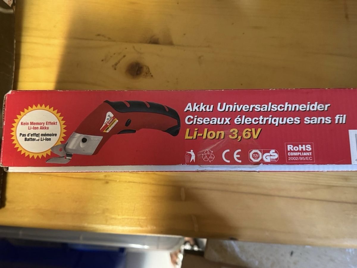 Alle Werkzeuge: Akku universal Schneider – Gebraucht aus Maisprach von 4464