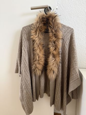 Leonardo Strickponcho mit Echtpelz Gr. M